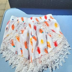 Lucy Love Feather 100% Rayon Medium Shorts